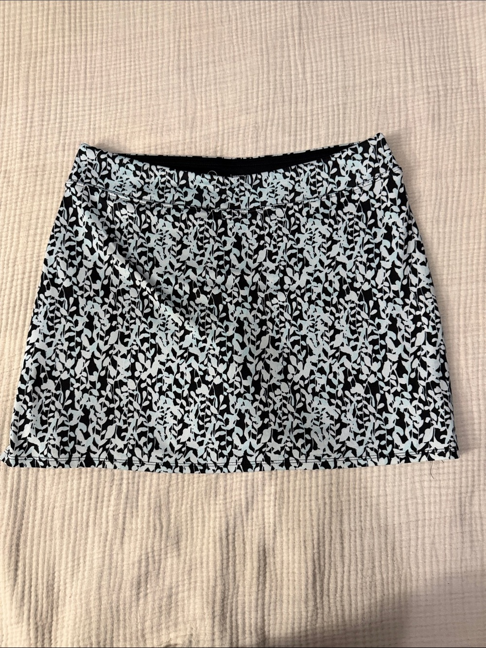 Tranquility by Colorado Clothing Black and White Leaf Pattern Mini Skirt